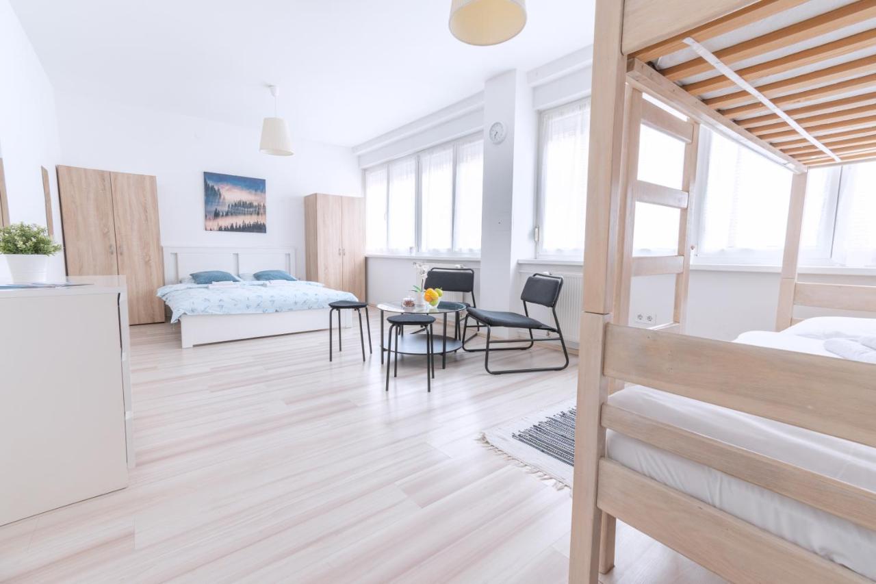 זאגרב The Dots Hostel מראה חיצוני תמונה